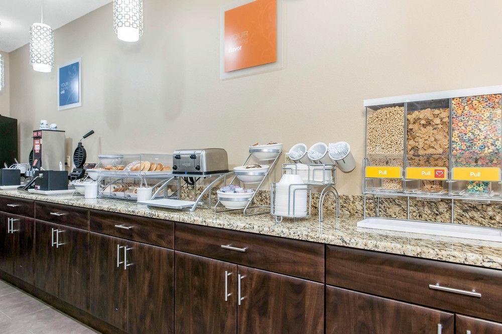 Comfort Suites Terre Haute University Area Kültér fotó