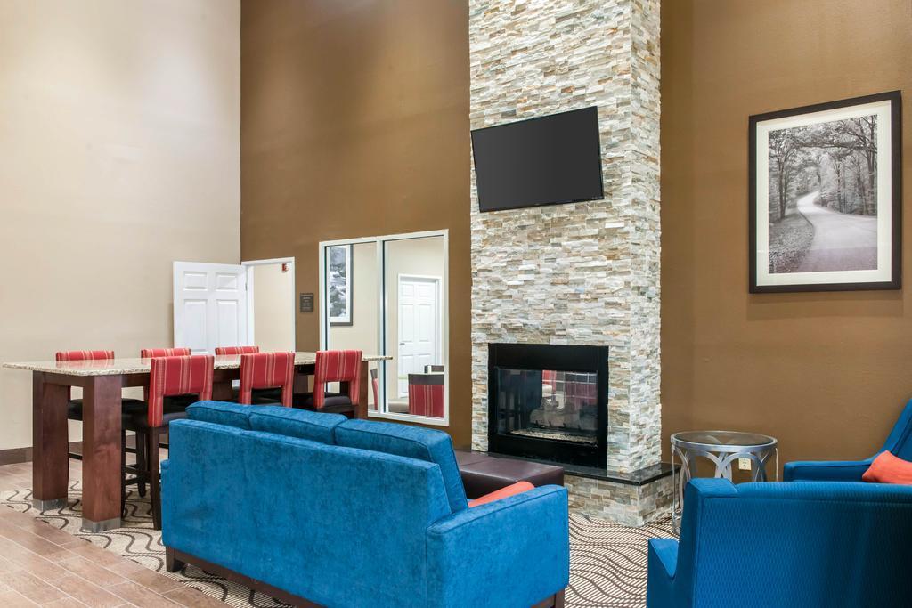 Comfort Suites Terre Haute University Area Kültér fotó