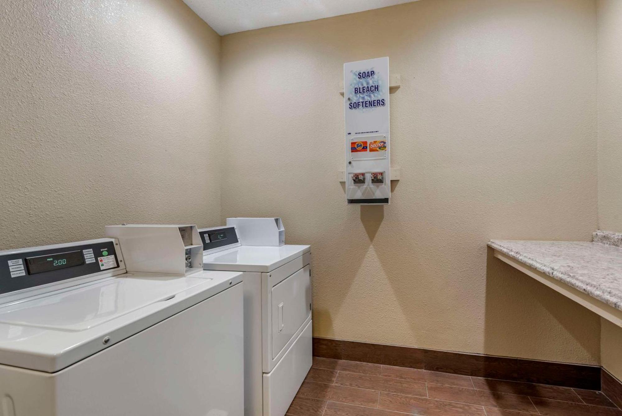 Comfort Suites Terre Haute University Area Kültér fotó