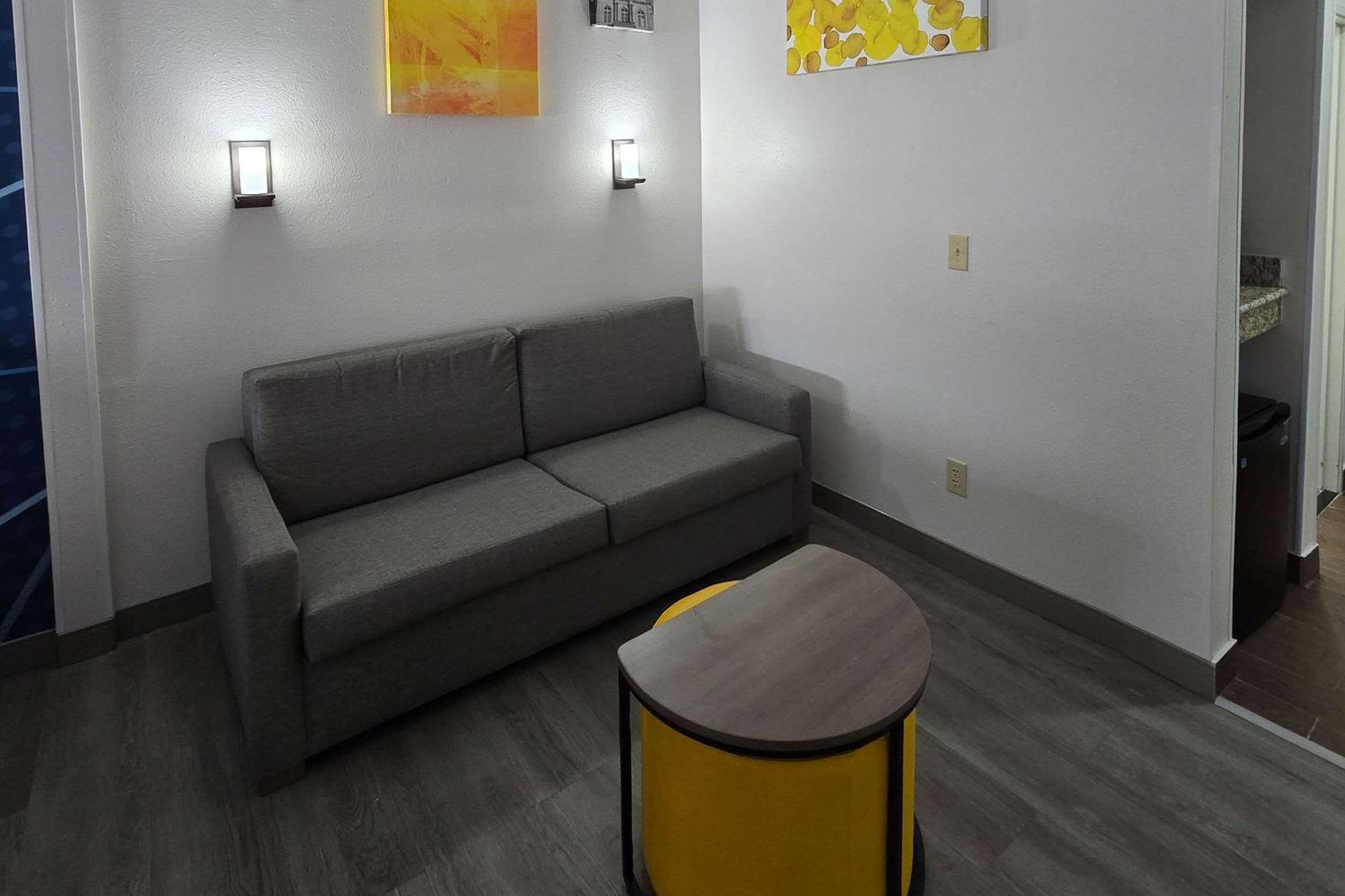 Comfort Suites Terre Haute University Area Kültér fotó