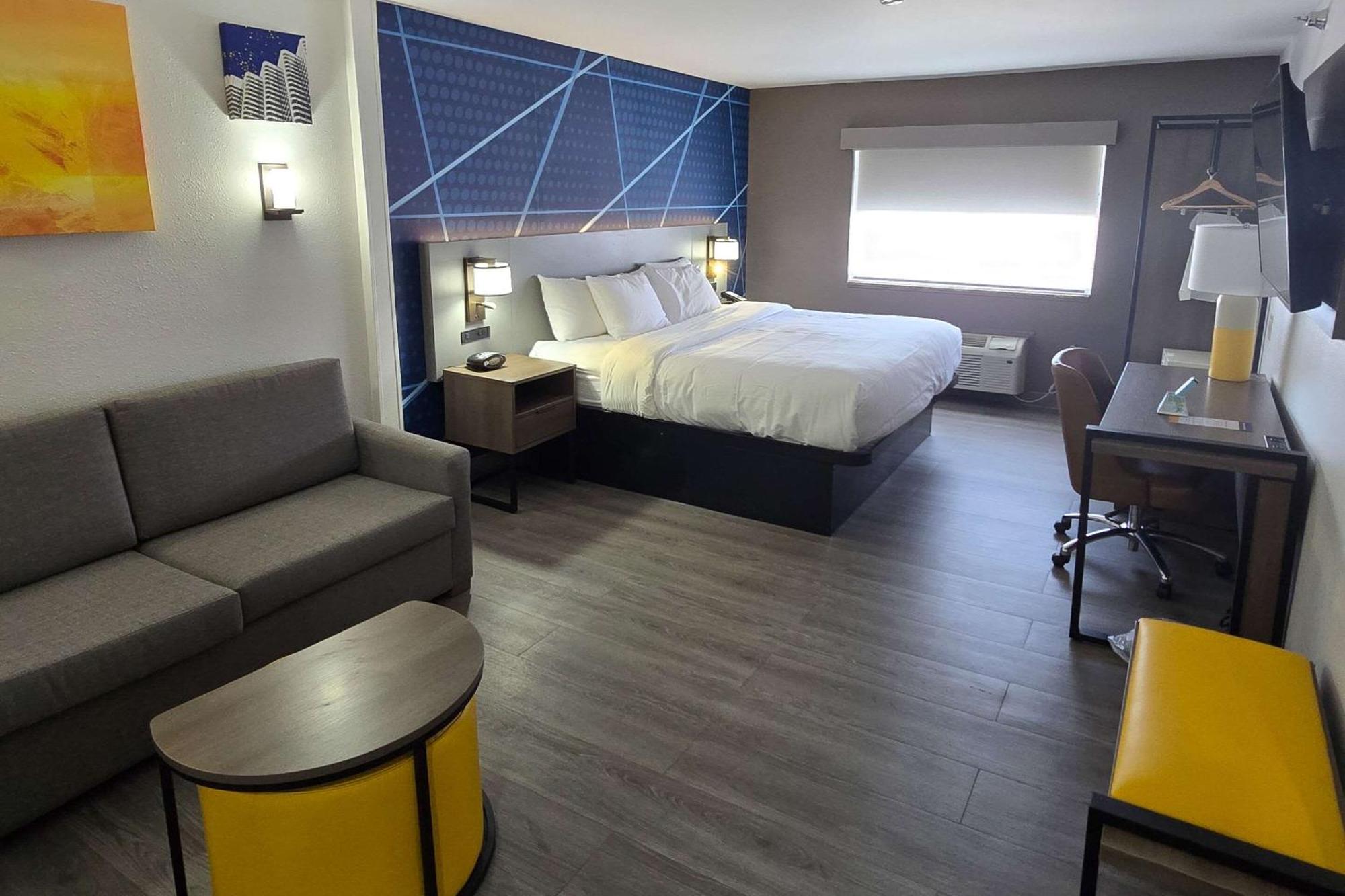 Comfort Suites Terre Haute University Area Kültér fotó