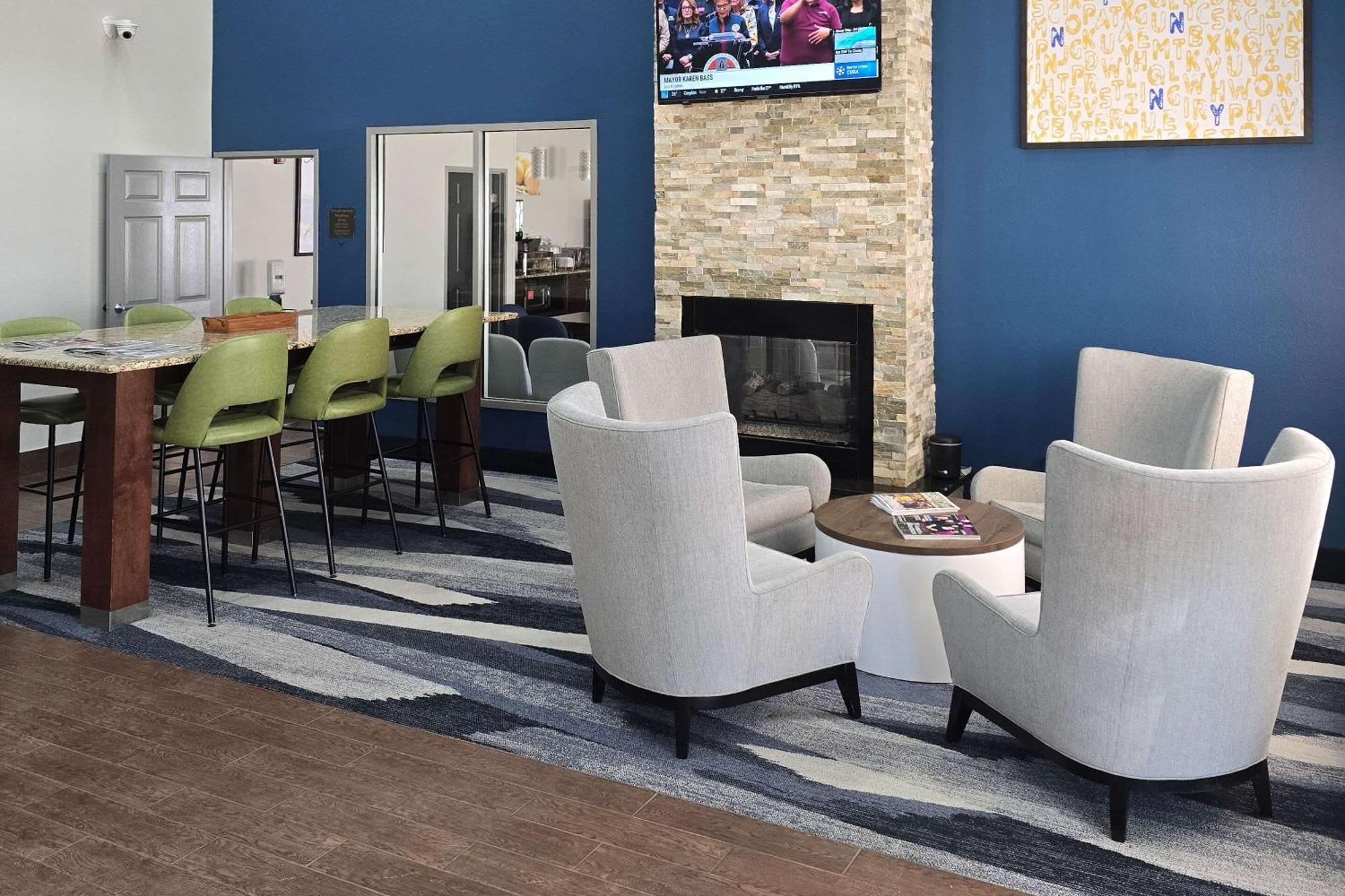 Comfort Suites Terre Haute University Area Kültér fotó