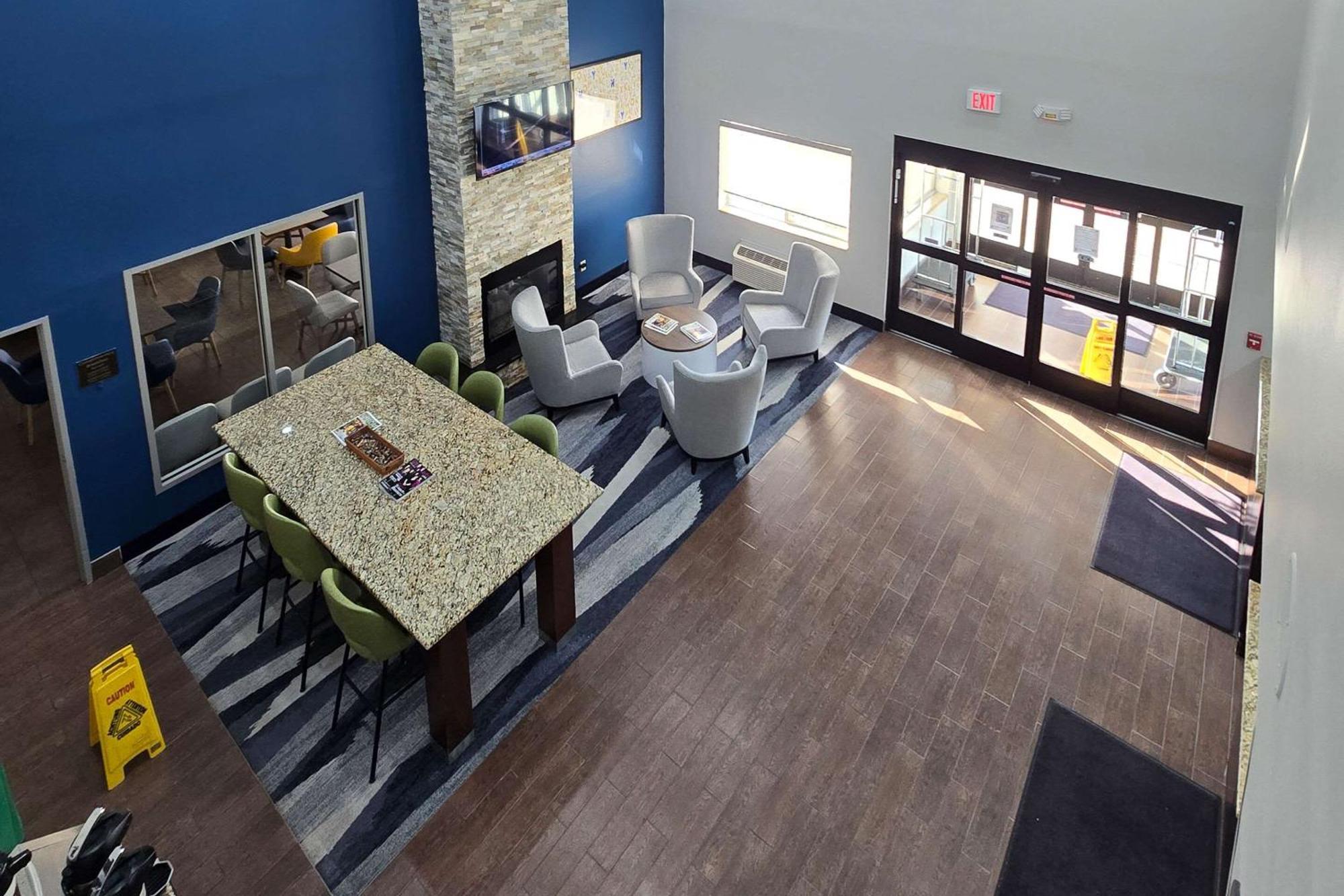 Comfort Suites Terre Haute University Area Kültér fotó